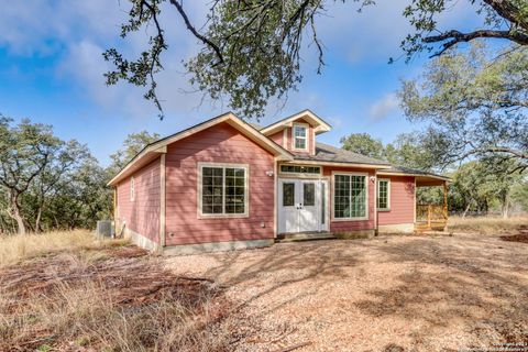 A home in Hondo