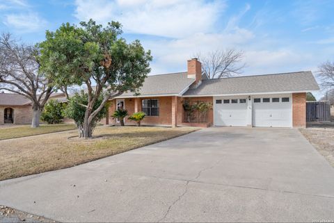 201 Peacepipe Del Rio TX 78840