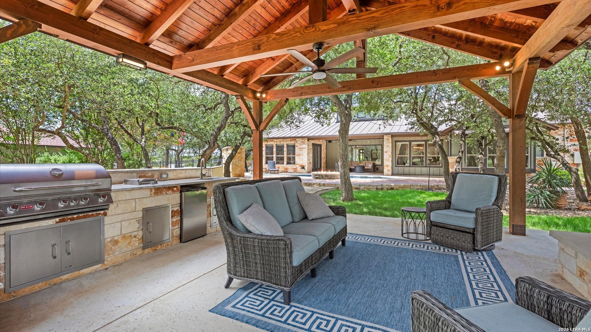 110 Western Oaks