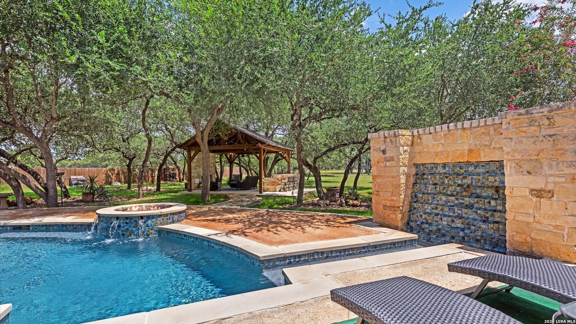 110 Western Oaks