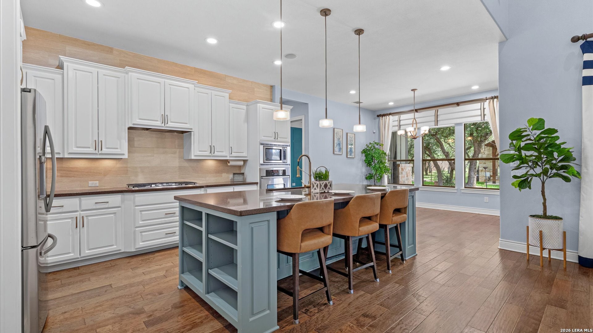 110 Western Oaks
