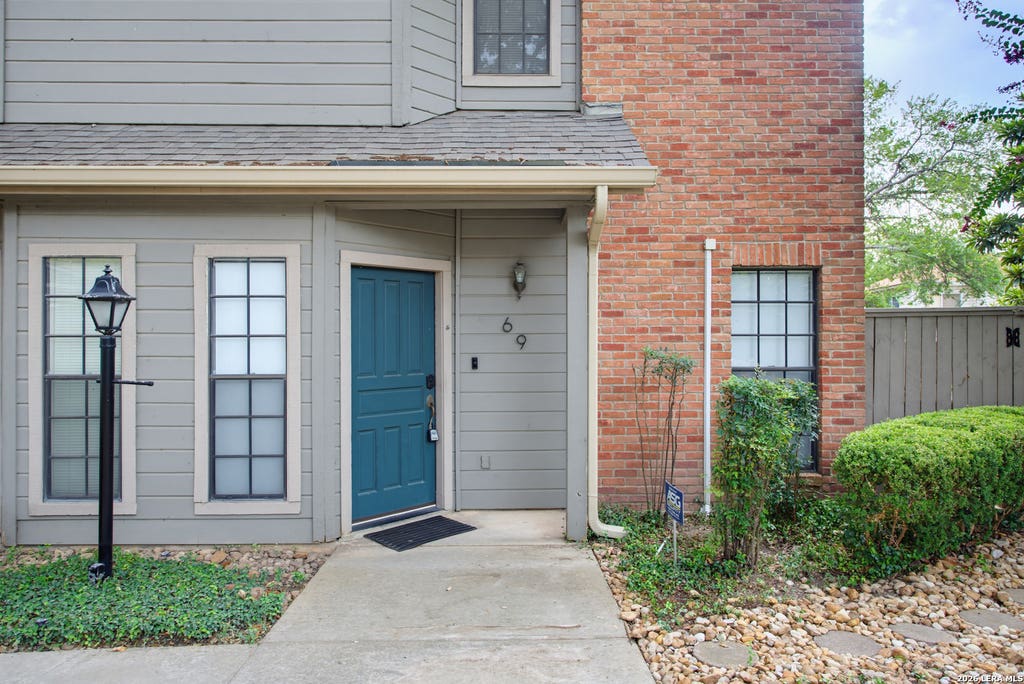 Photo of 69 Chapel Hill Cir, San Antonio, TX 78240 (MLS # 2009891)