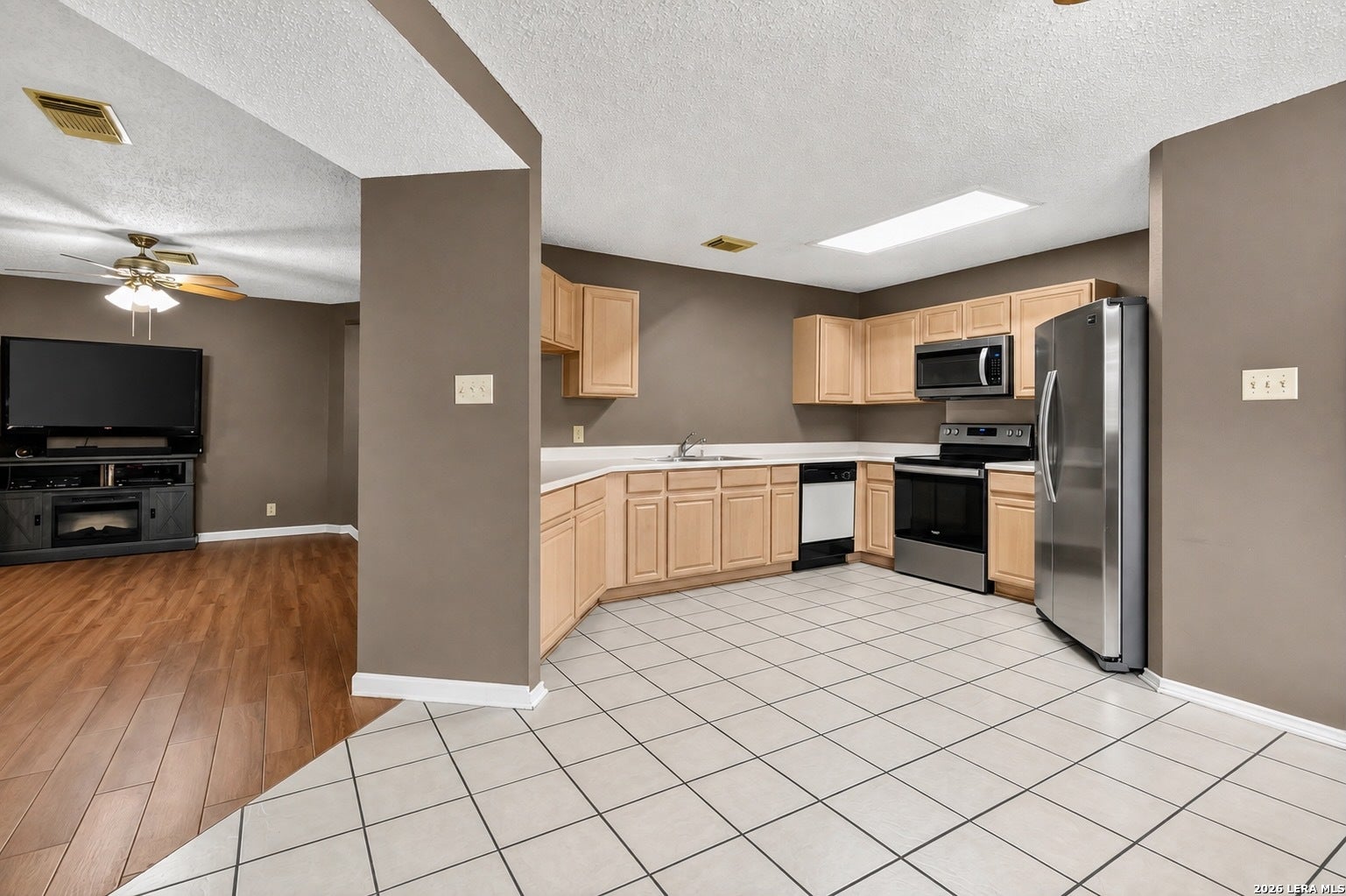 836 WILLOW CROSSING