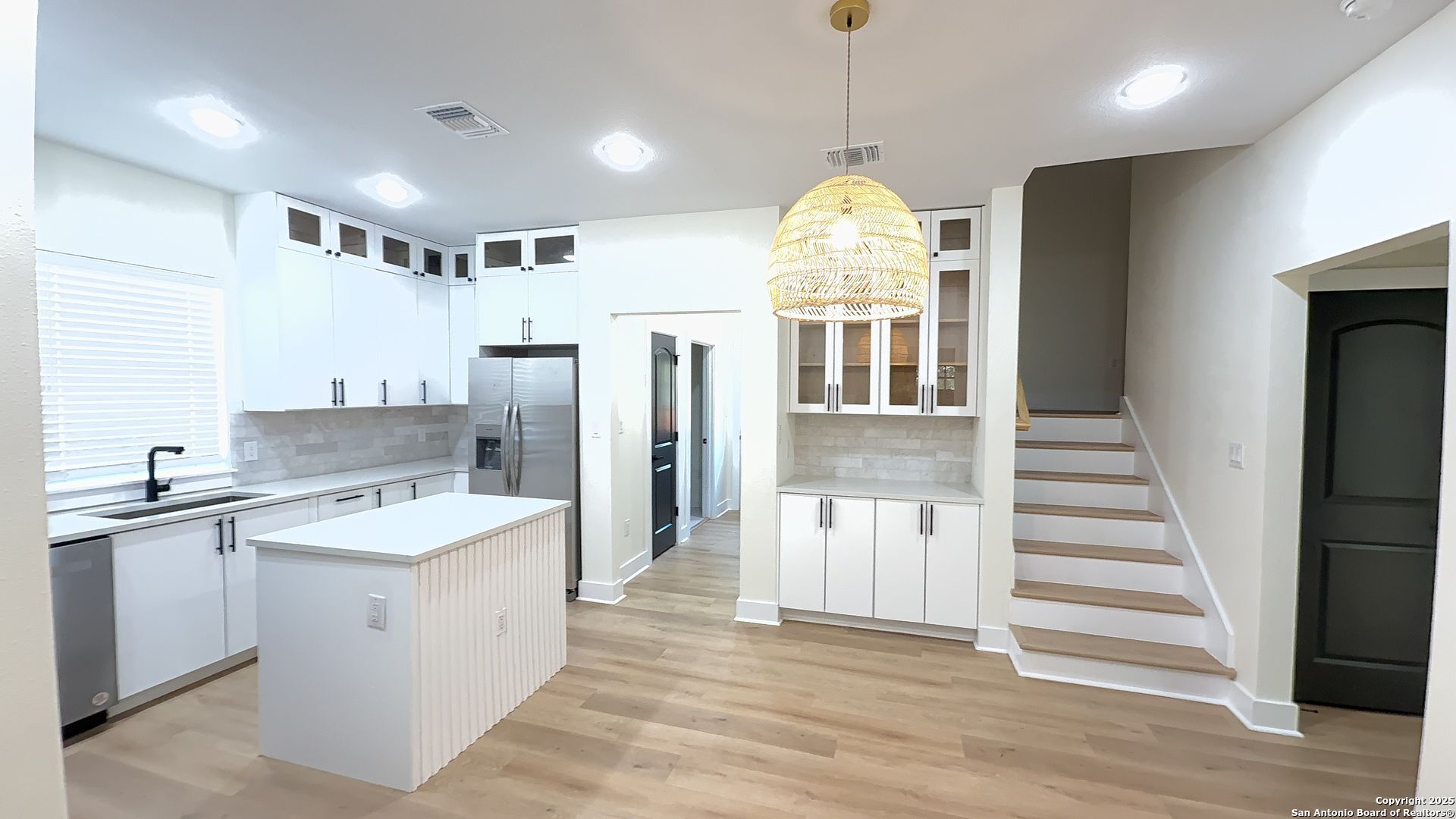 San Antonio, Texas 78203, United States, 4 Bedrooms Bedrooms, ,3 BathroomsBathrooms,Residential,Active,177356