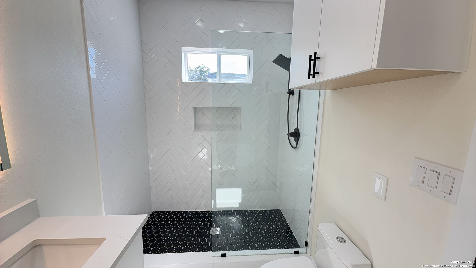 San Antonio, Texas 78203, United States, 4 Bedrooms Bedrooms, ,3 BathroomsBathrooms,Residential,Active,177356