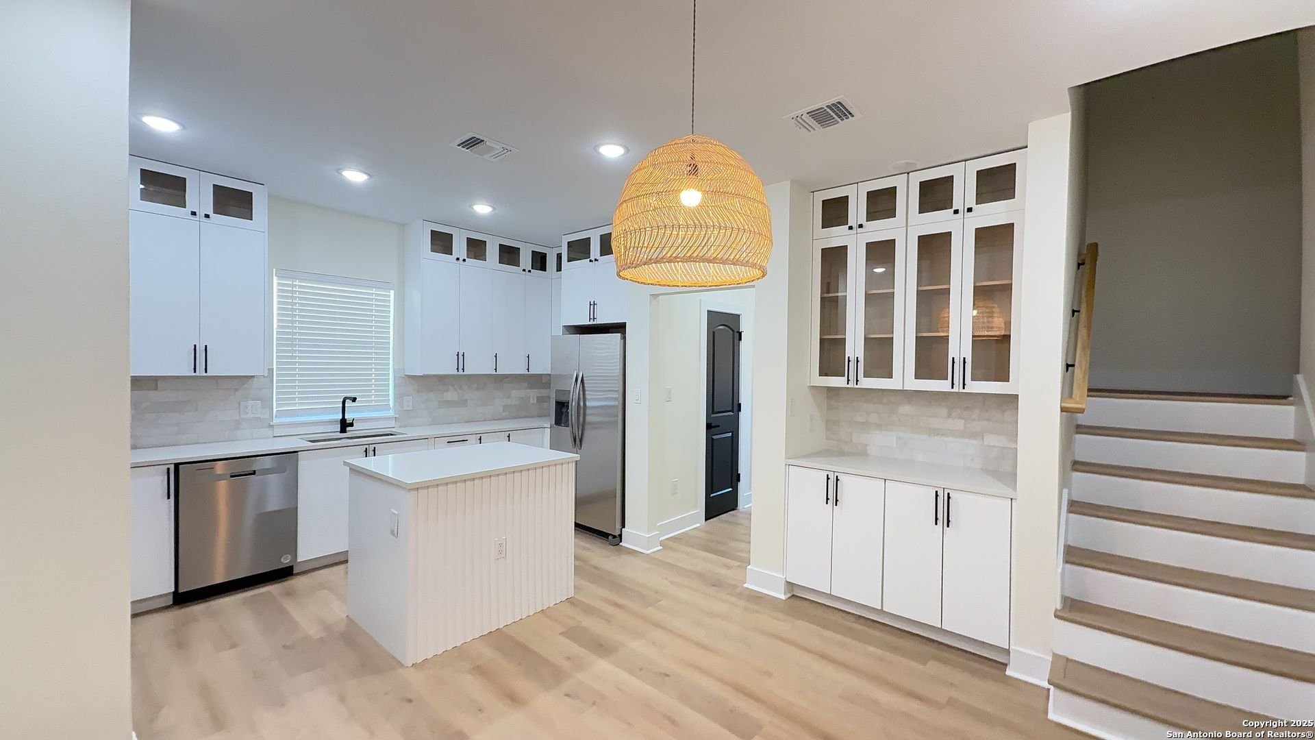 San Antonio, Texas 78203, United States, 4 Bedrooms Bedrooms, ,3 BathroomsBathrooms,Residential,Active,177356