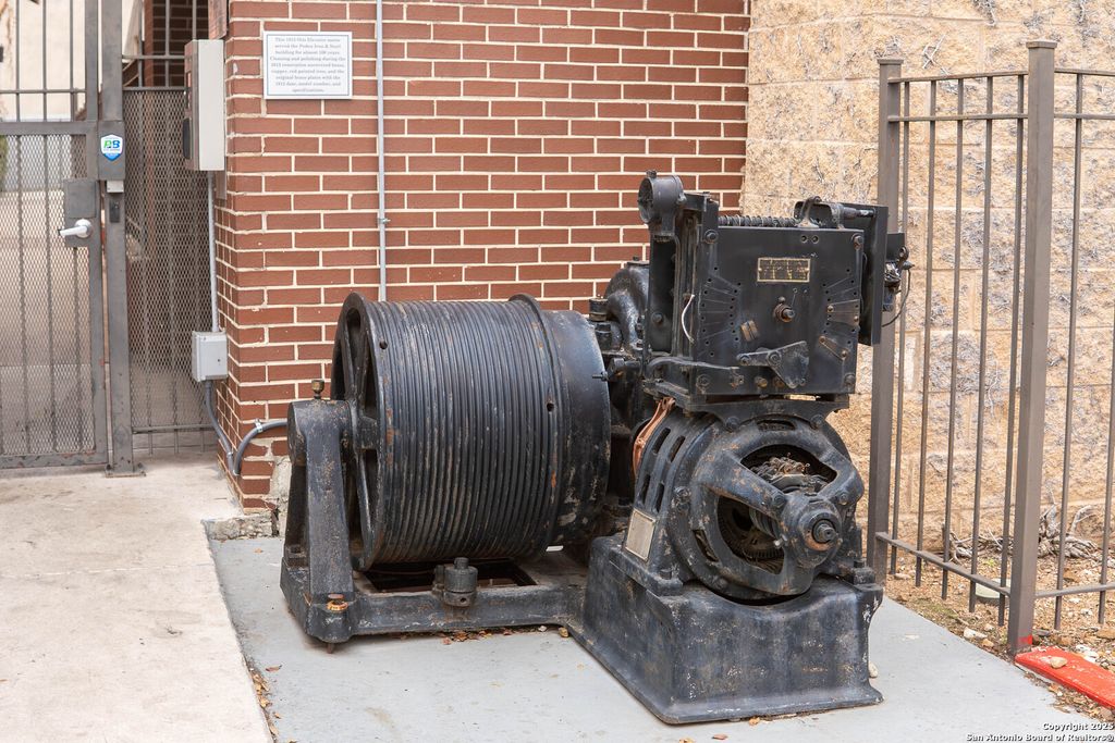 Photo of 1401 S Flores Street 109 #109, San Antonio, TX 78204 (MLS # 1930305)