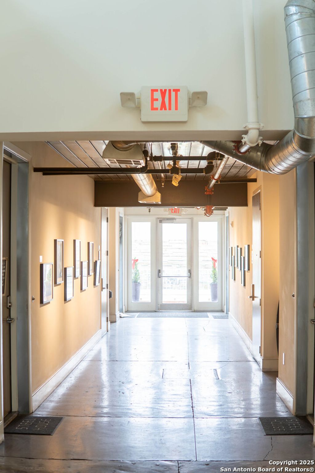 Photo of 1401 S Flores Street 109 #109, San Antonio, TX 78204 (MLS # 1930305)