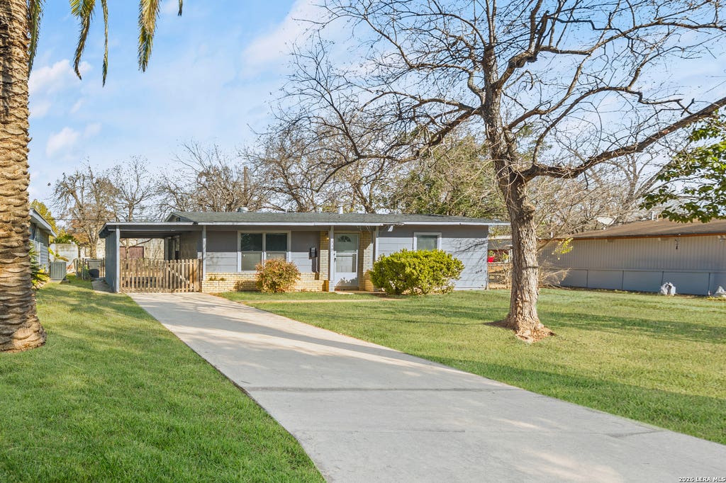 Photo of 339 Creath Pl, San Antonio, TX 78221 (MLS # 1992355)