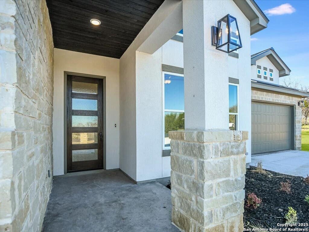 Photo of 717 Indian Paint, Horseshoe Bay, TX 78657 (MLS # 1866743)