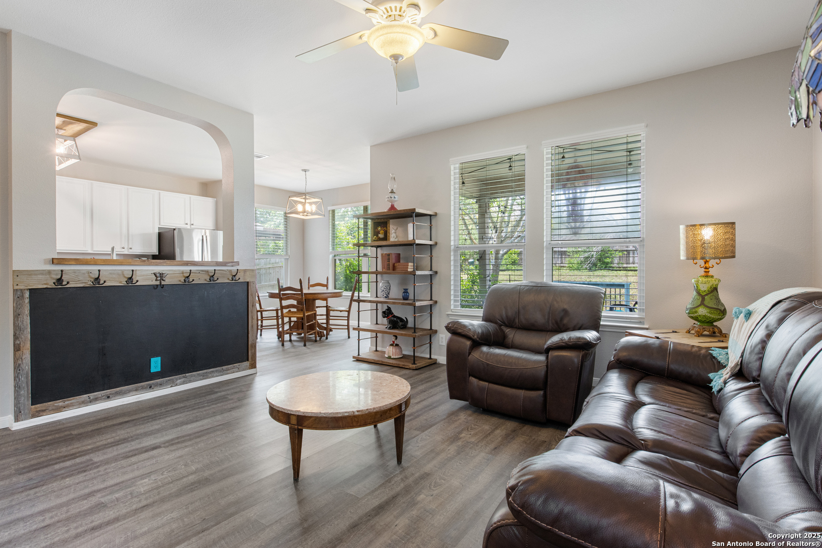 2719 Encino River