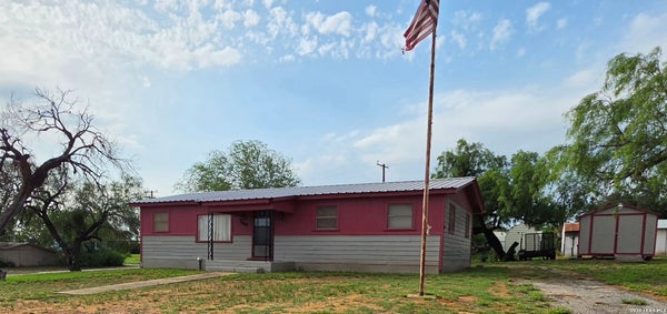 508 NUECES, COTULLA, TX 78014 - Image ee00df22fe99894c3cdedb37a64261da/2990428432