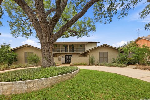 Photo of 2203 BRIARWOOD DR, San Antonio, TX 78209 (MLS # 1957080)