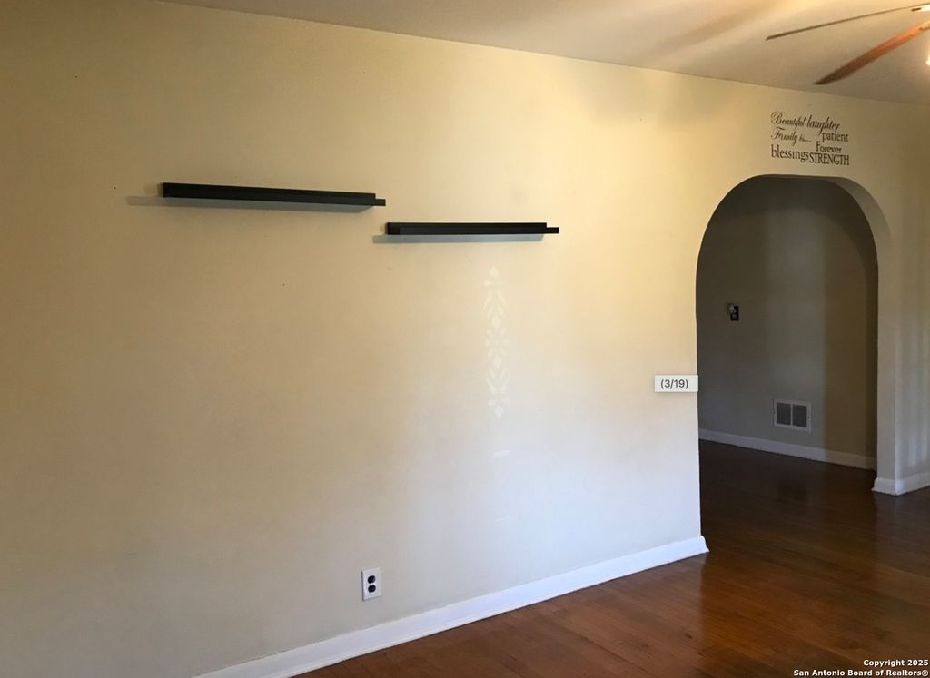 Photo of 177 GRAPELAND AVE, San Antonio, TX 78214 (MLS # 1916508)
