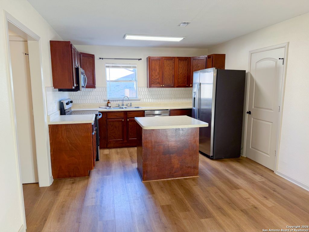 Photo of 409 Coughran Rd, Pleasanton, TX 78064 (MLS # 1934993)