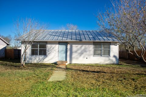 Photo of 409 Coughran Rd, Pleasanton, TX 78064 (MLS # 1934993)