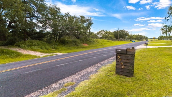 8796 STUART RD, SAN ANTONIO, TX 78263 - Image ee1461c77ae3e06fabb5015df1f60b96/700347144