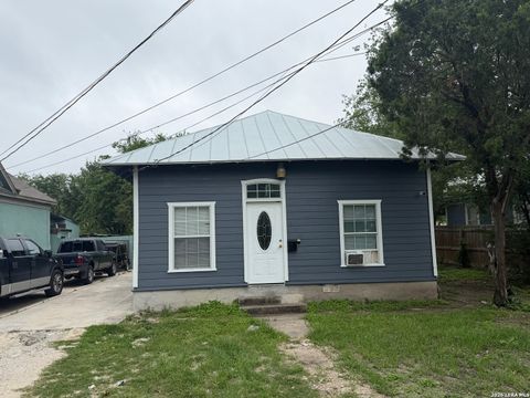 Photo of 910 LAMAR ST, San Antonio, TX 78202 (MLS # 1963916)
