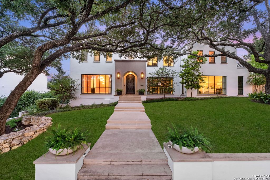 Photo of 730 Elizabeth, San Antonio, TX 78209 (MLS # 1899279)
