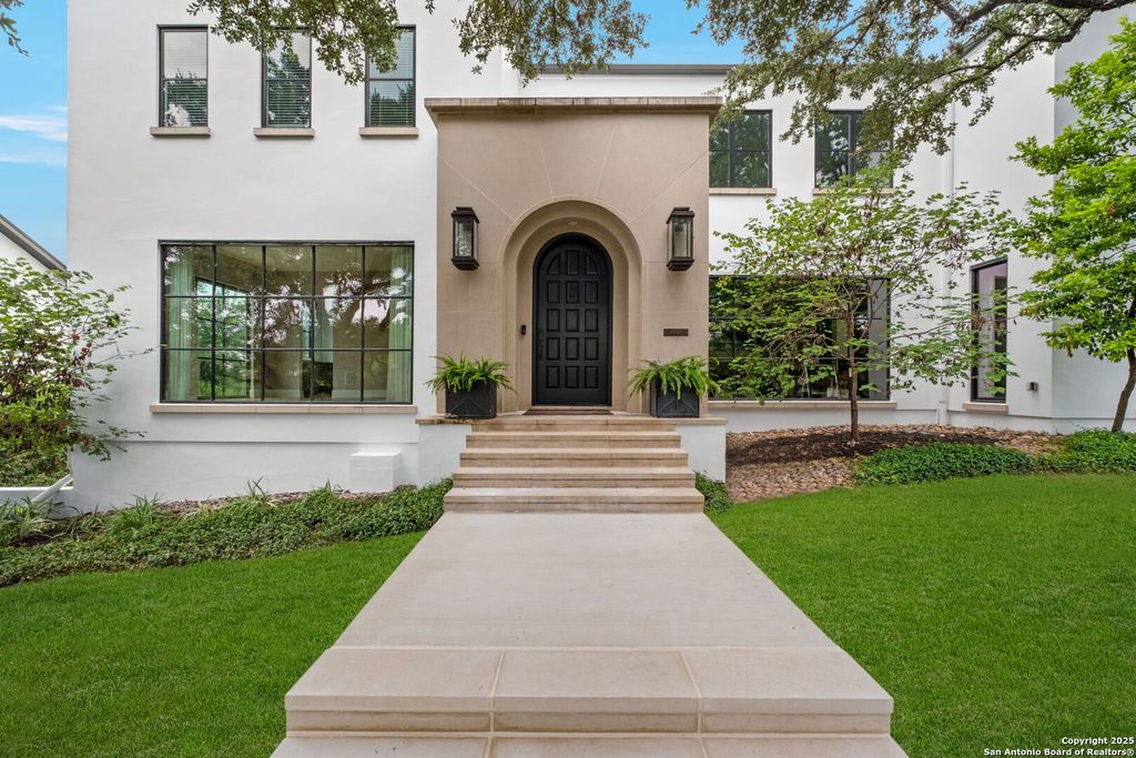 Photo of 730 Elizabeth, San Antonio, TX 78209 (MLS # 1899279)