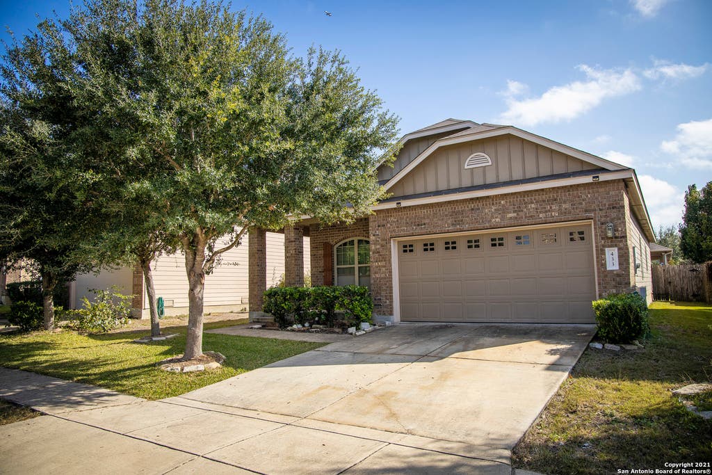 Photo of 433 STONEBROOK DR, Cibolo, TX 78108 (MLS # 2008234)