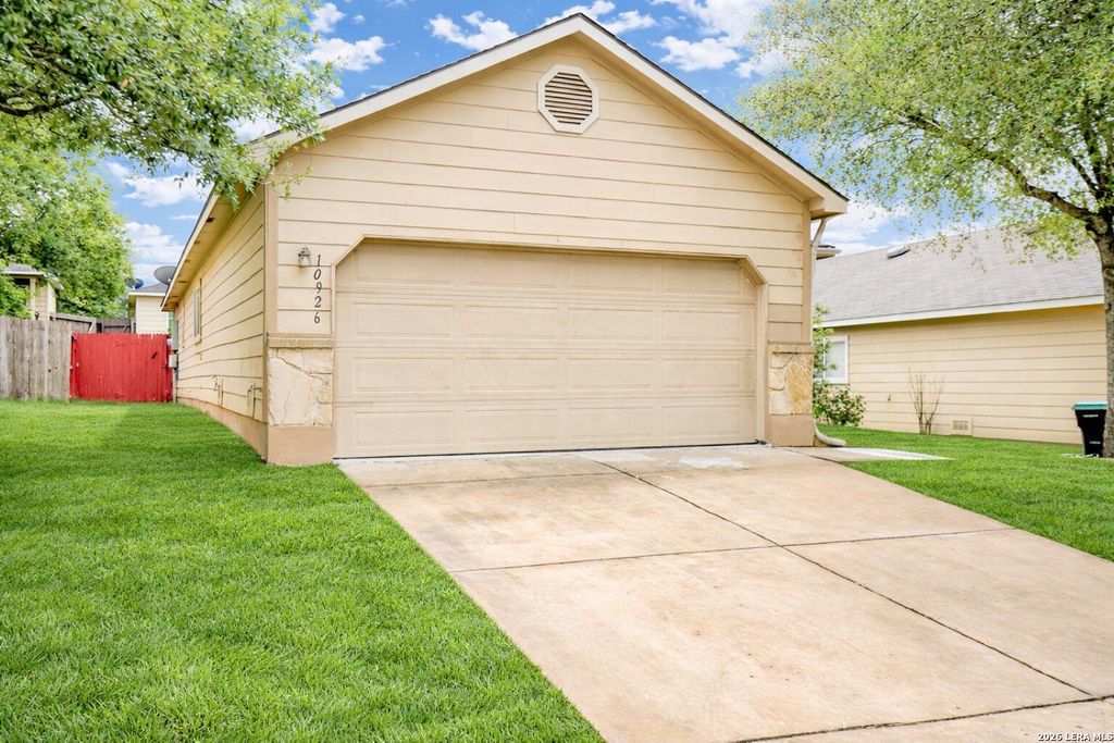 Photo of 10926 Livewater Trl, San Antonio, TX 78245 (MLS # 1959122)