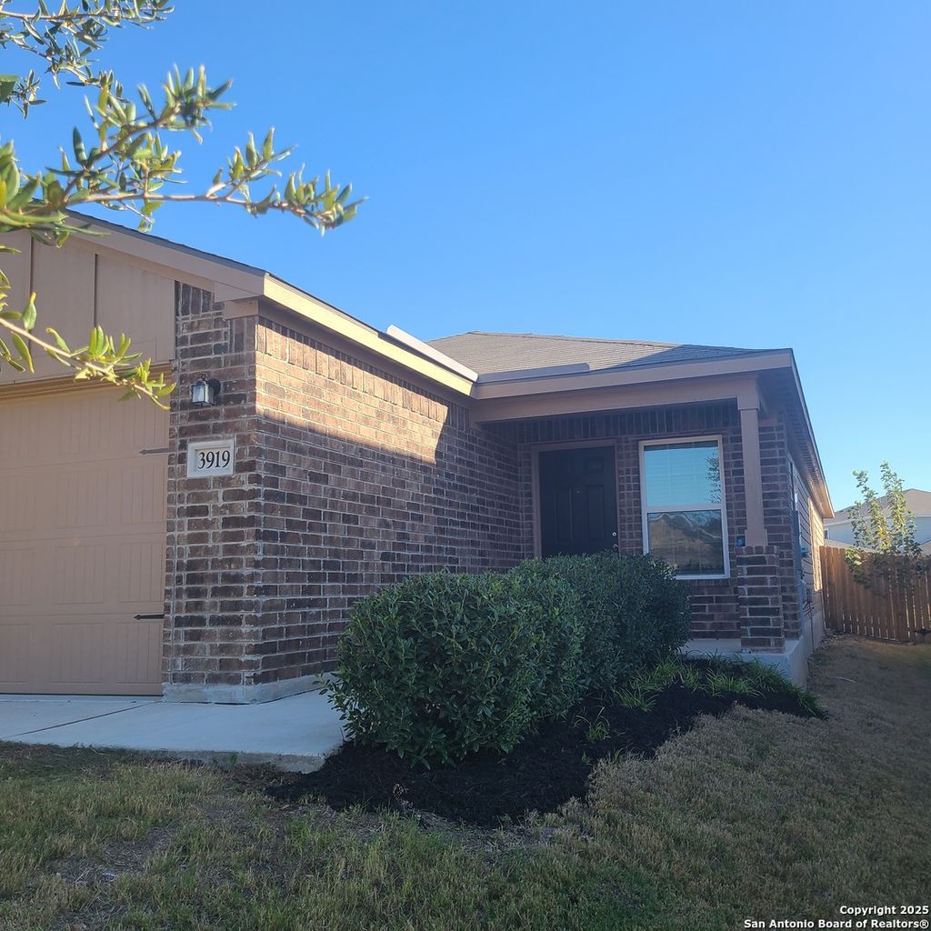 Photo of 3919 Turtle Creek, New Braunfels, TX 78132 (MLS # 1923336)