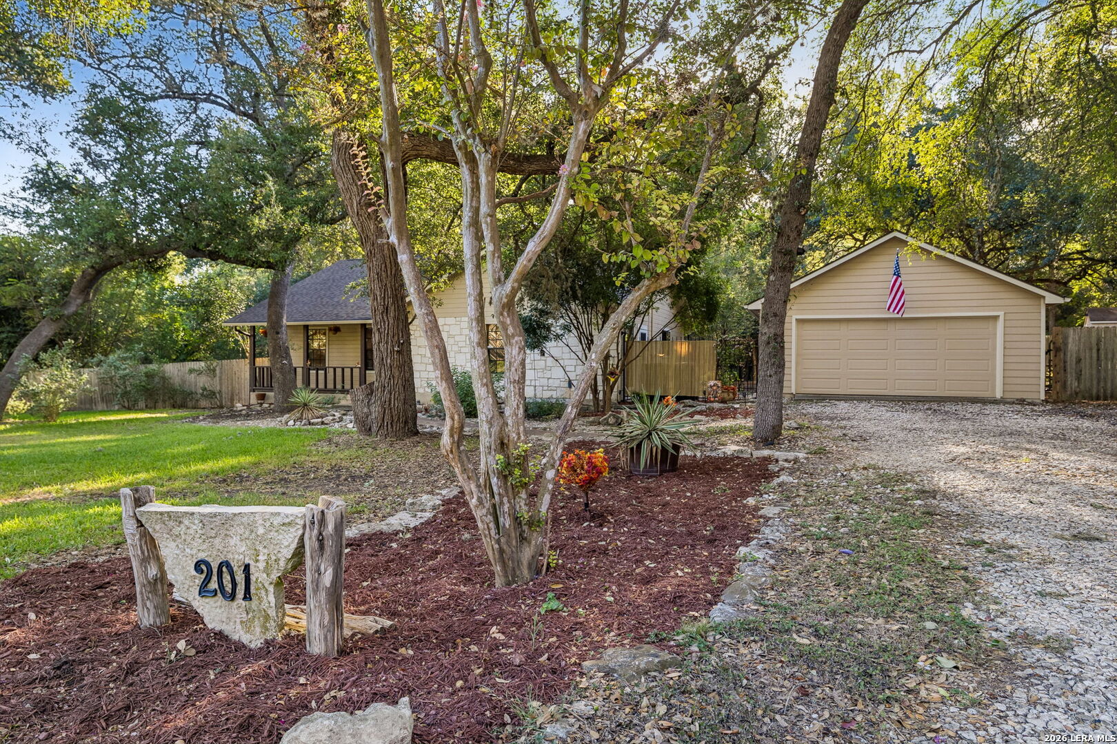 201 DOESKIN DR