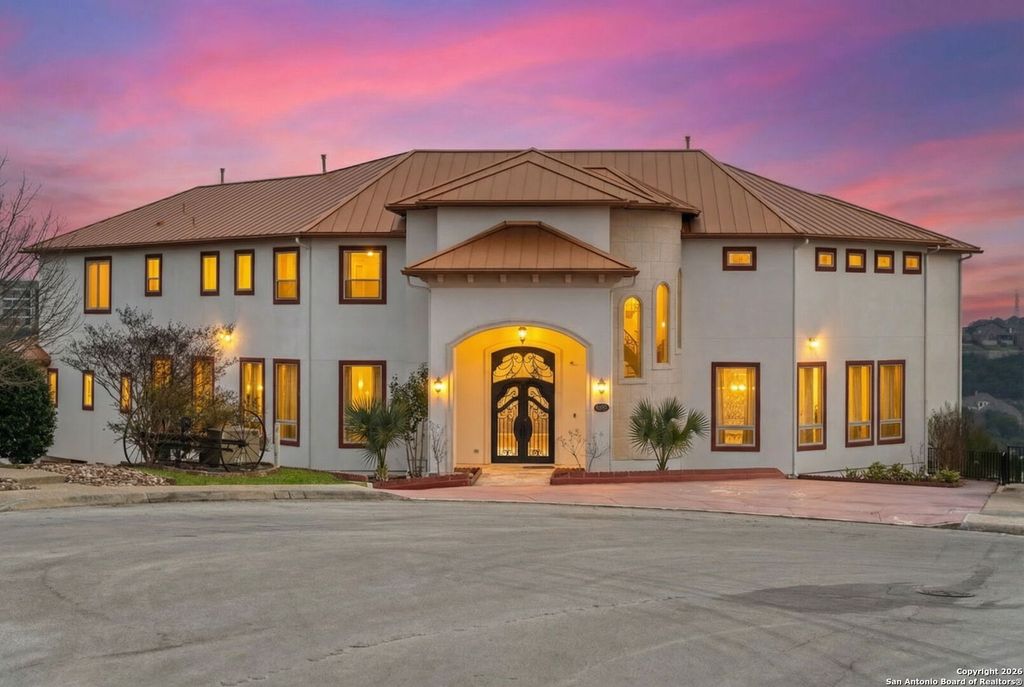 Photo of 18002 Granite Hill, San Antonio, TX 78255 (MLS # 1934245)