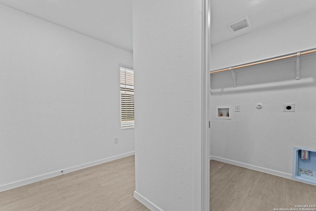 Photo of 7250 Brownleaf dr, San Antonio, TX 78227 (MLS # 1930225)