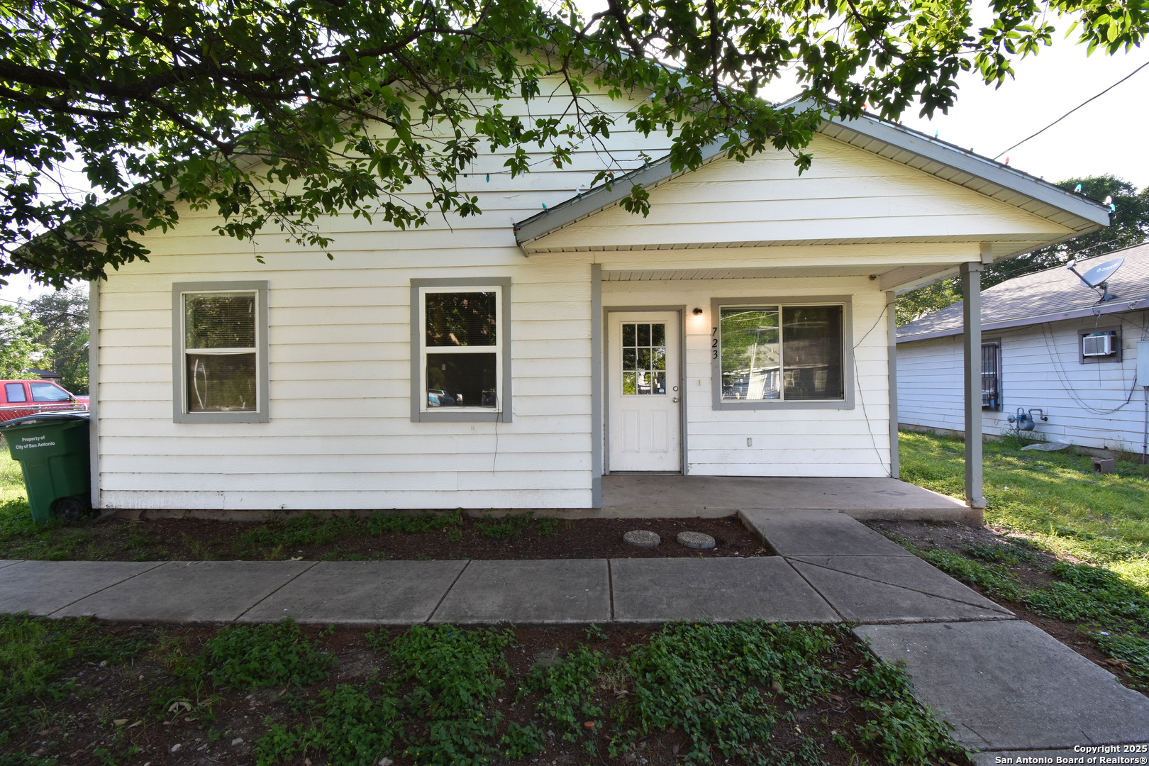 723 Clark Ave