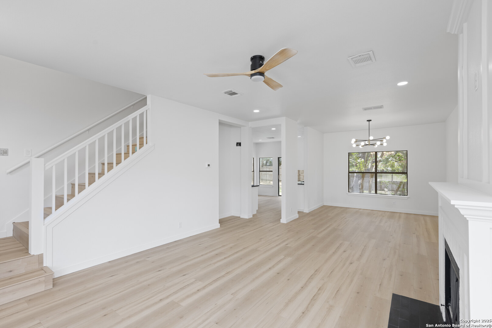 3406 Maitland