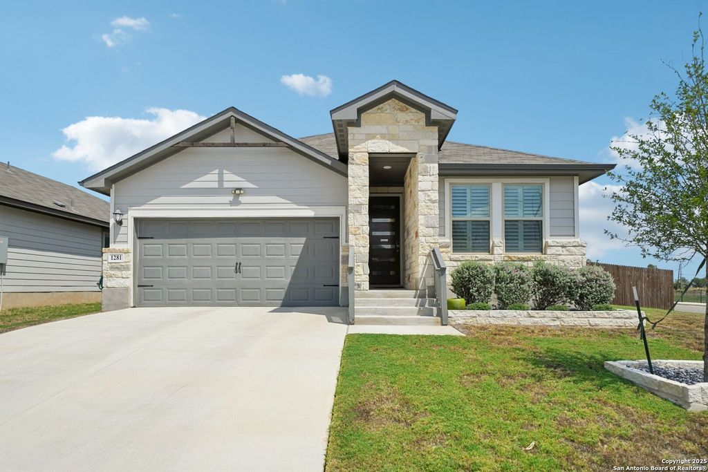 Photo of 1281 Carl, New Braunfels, TX 78130 (MLS # 1910754)