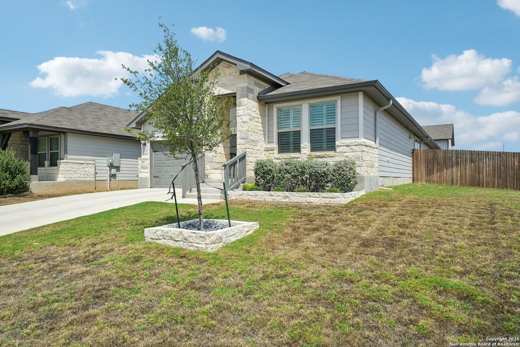 Photo of 1281 Carl, New Braunfels, TX 78130 (MLS # 1910754)