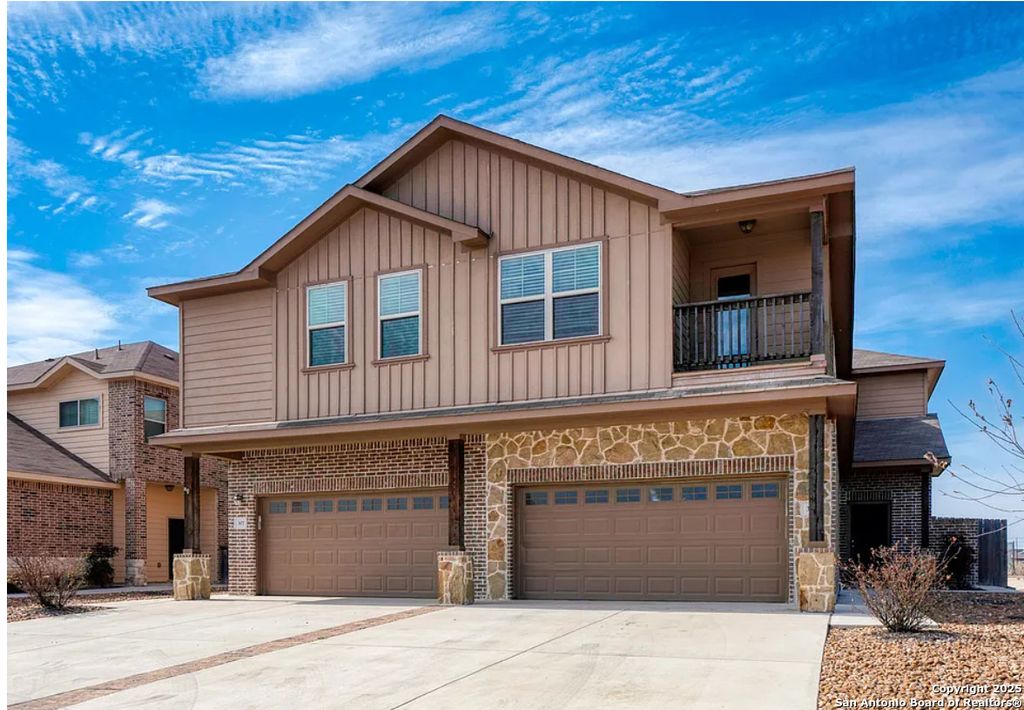 Photo of 307 Creekside, New Braunfels, TX 78130 (MLS # 1926609)