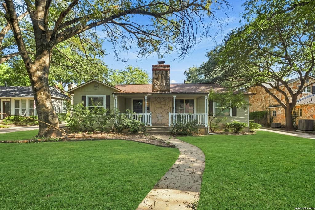 Photo of 167 E EDGEWOOD PL, San Antonio, TX 78209 (MLS # 2007043)