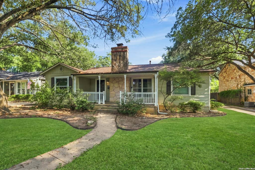 Photo of 167 E EDGEWOOD PL, San Antonio, TX 78209 (MLS # 2007043)