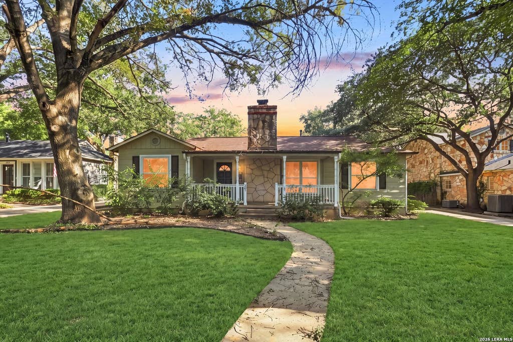 Photo of 167 E EDGEWOOD PL, San Antonio, TX 78209 (MLS # 2007043)