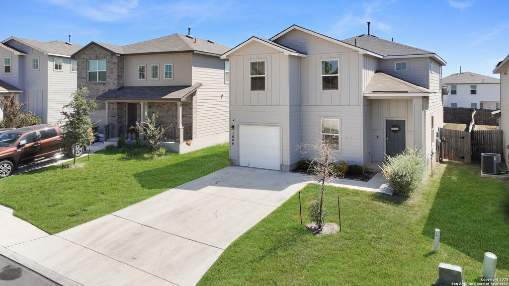 Photo of 1006 Pacific Monarch, San Antonio, TX 78253 (MLS # 1915129)