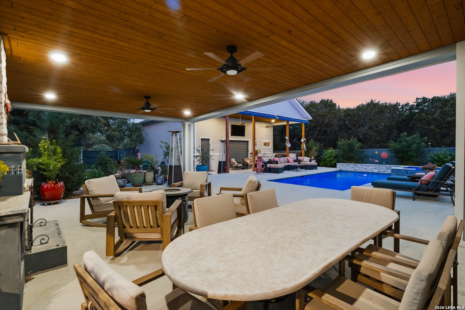 2551 Lakeshore Dr