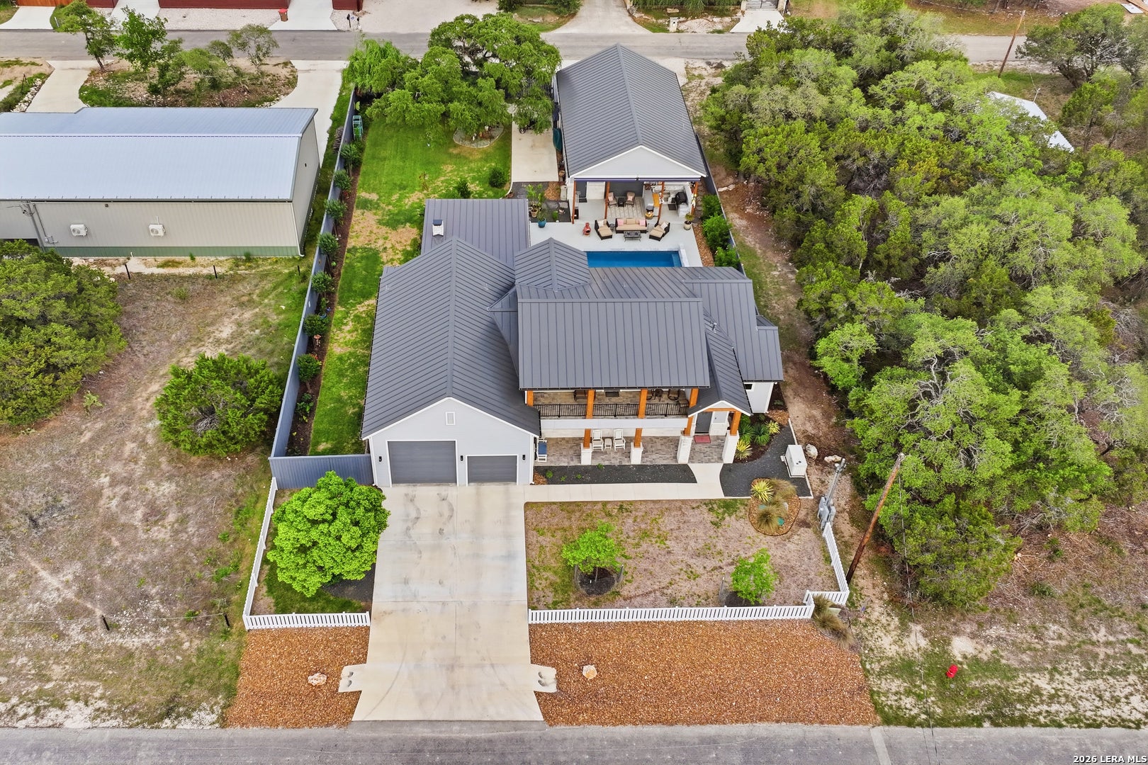 2551 Lakeshore Dr