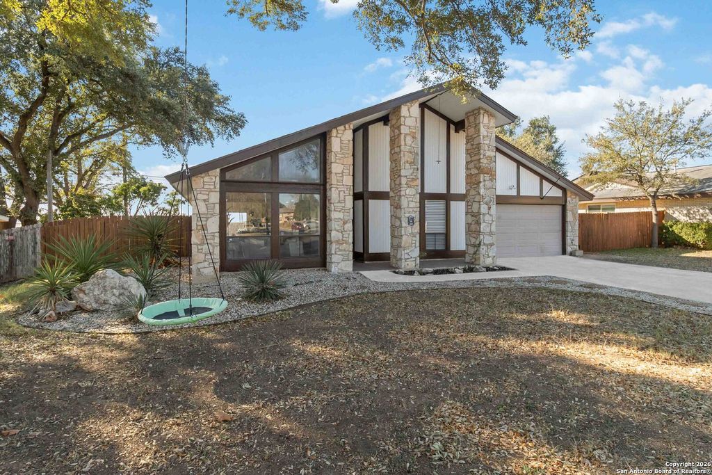 Photo of 5202 Linda Colonia, San Antonio, TX 78233 (MLS # 1934695)