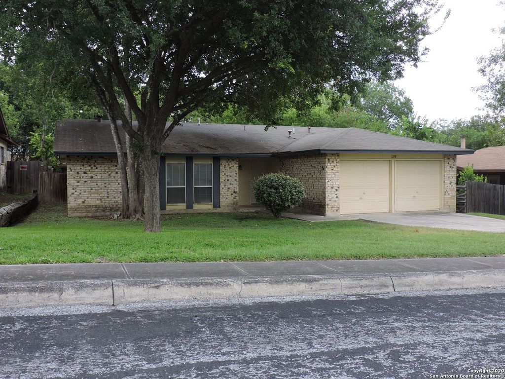Photo of 1218 Saint Lawrence St, San Antonio, TX 78245 (MLS # 1892324)