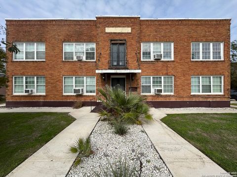 1409 W Woodlawn Ave San Antonio TX 78201