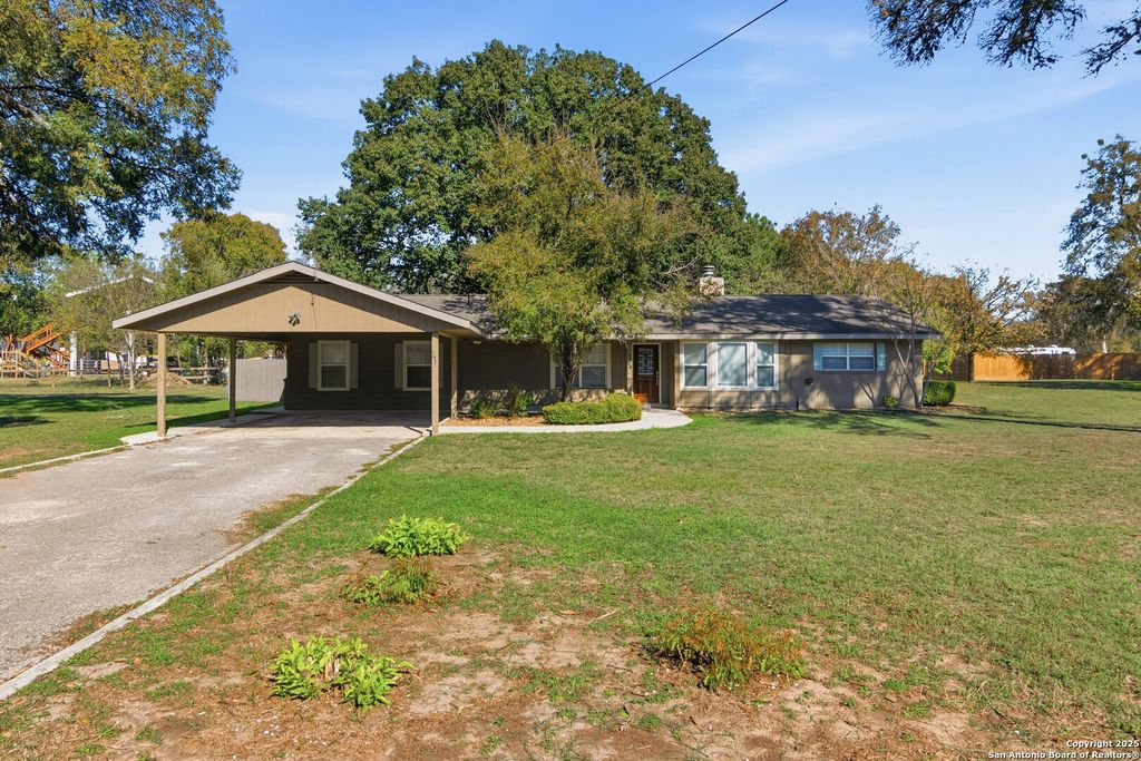 Photo of 163 Lakeside Dr., Seguin, TX 78155 (MLS # 1927517)