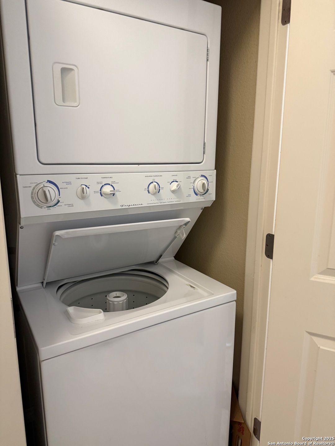 New Braunfels, Texas 78132, United States, 3 Bedrooms Bedrooms, ,2 BathroomsBathrooms,Residential,Active,240344