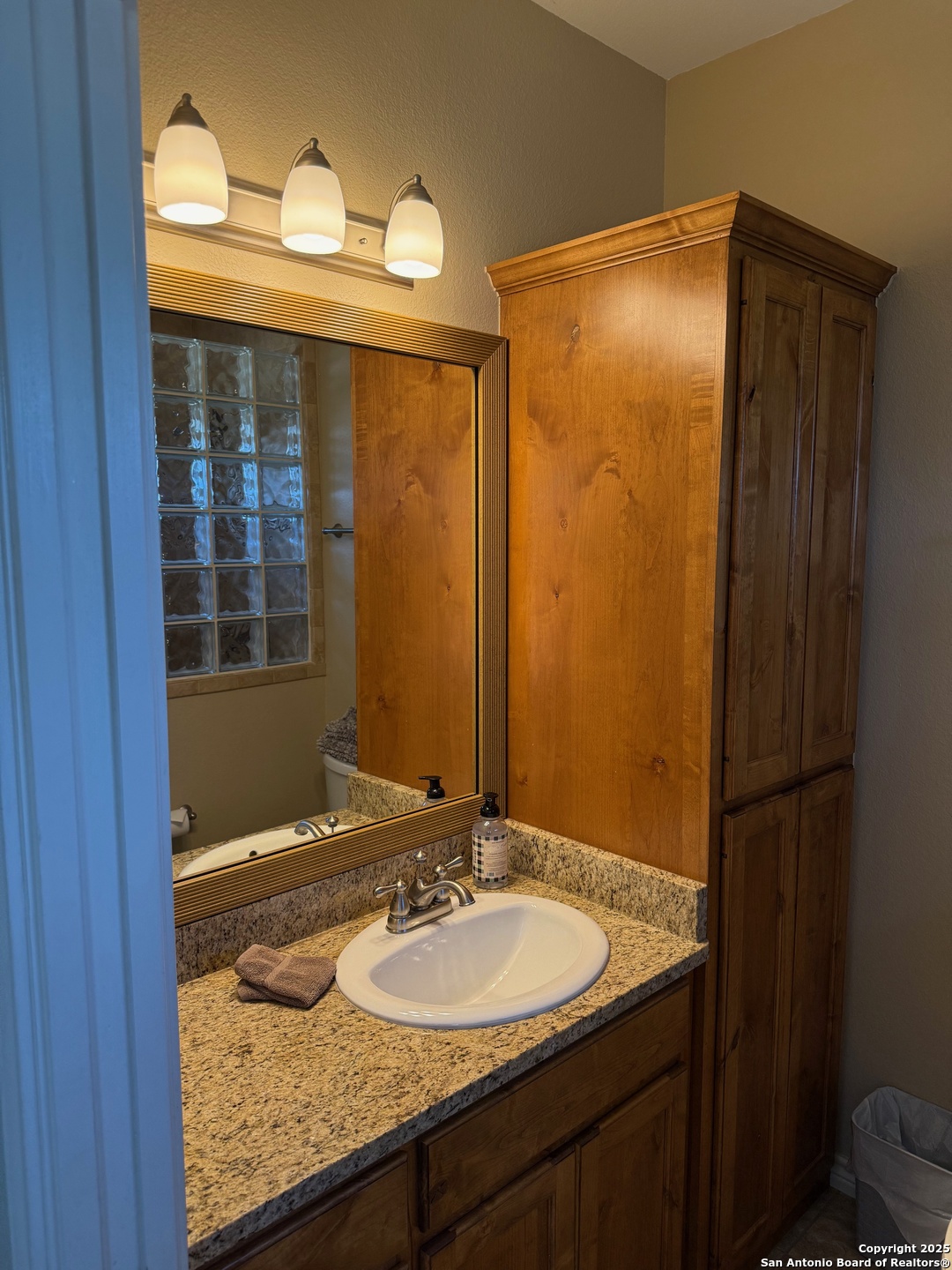 New Braunfels, Texas 78132, United States, 3 Bedrooms Bedrooms, ,2 BathroomsBathrooms,Residential,Active,240344