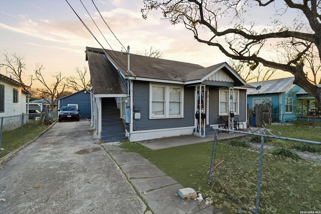 Photo of 434 Buckingham Ave, San Antonio, TX 78210 (MLS # 1936218)