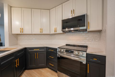 Tiny photo for 9251 ENCINO VLG, San Antonio, TX 78250 (MLS # 1956462)