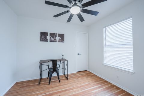 Tiny photo for 9251 ENCINO VLG, San Antonio, TX 78250 (MLS # 1956462)